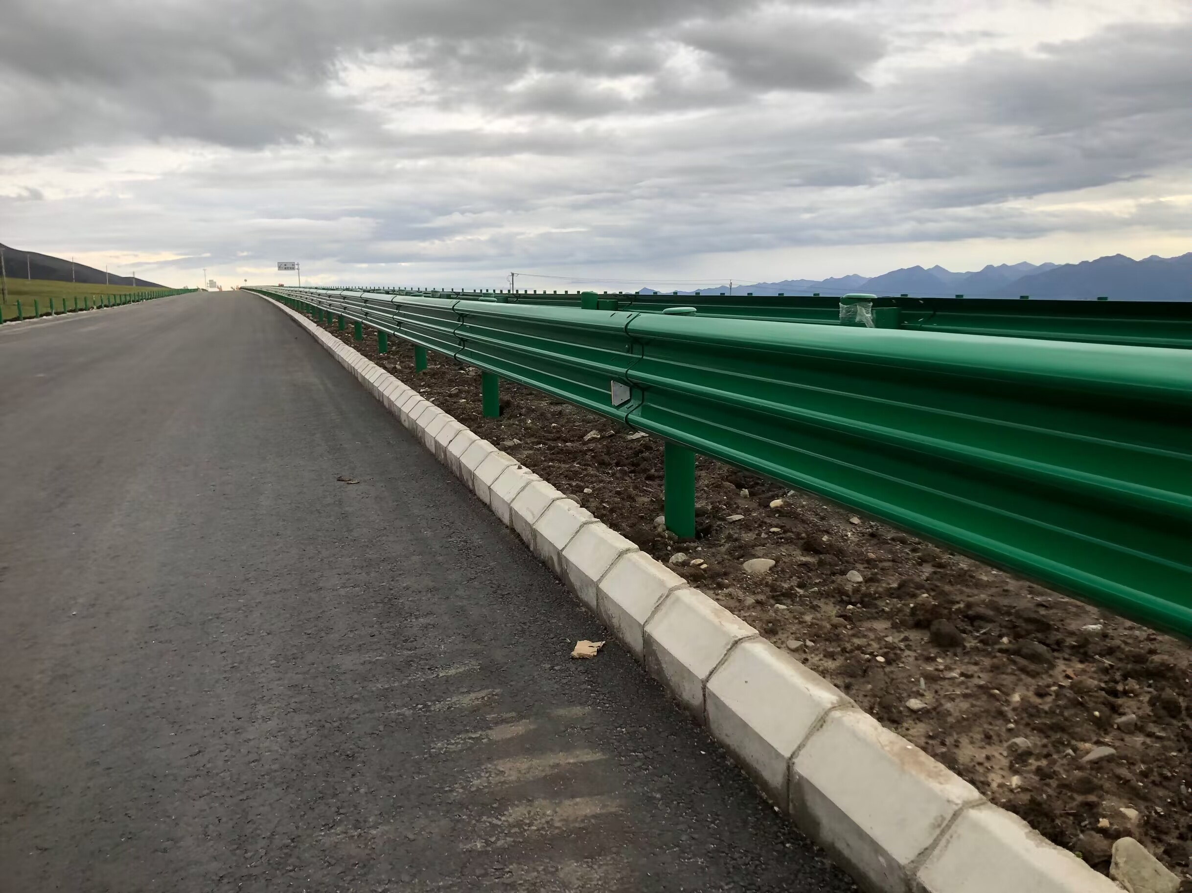 衢江区乡村公路波形护栏热镀锌喷塑波形护栏 - 推荐